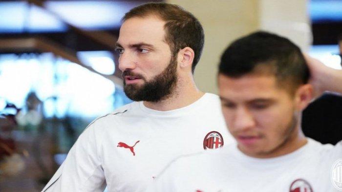 pemain-depan-ac-milan-gonzalo-higuai.jpg
