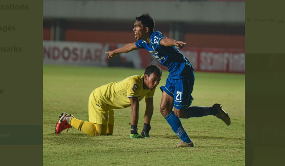 pemain-persib-bandung-frets-butuan-mencetak-gol.jpg
