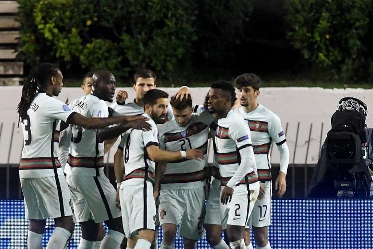 pemain-portugal-merayakan-gol-saat-mencetak-gol-dalam-pertandingan-uefa-nations-league.jpg