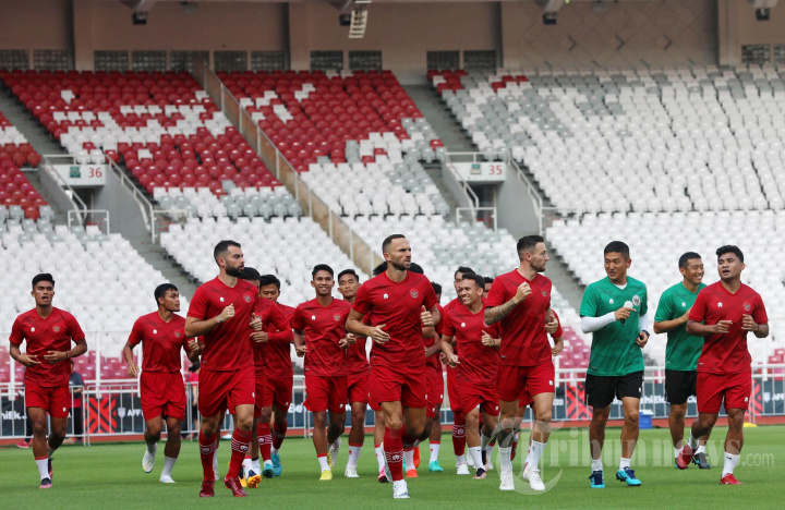 pemain-tim-nasional-indonesia-melakukan-latihan-perdana-di-stadion-utama-gelora-bung-karno.jpg