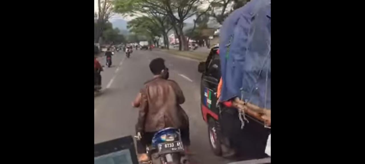 pemalakan-terjadi-di-jalan-raya-bandung-garut.jpg