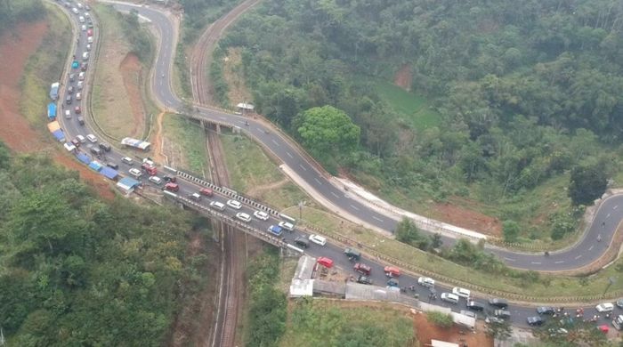 pemandangan-indah-jalur-gentong-saat-arus-mudik-idulfitri-2020.jpg