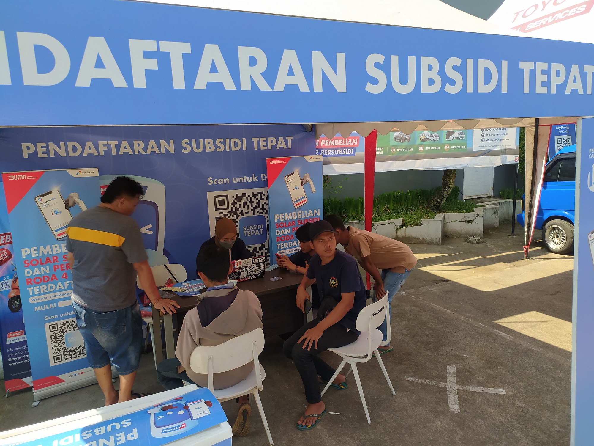 pemilik-kendaraan-di-kabupaten-cianjur-mendaftar-menjadi-pengguna-bbm-bersubsidi.jpg