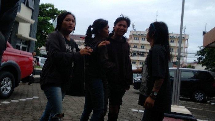 Kakak Korban Histeris Setelah Tahu Jenazah yang Jari Kelingkingnya Putus Adiknya