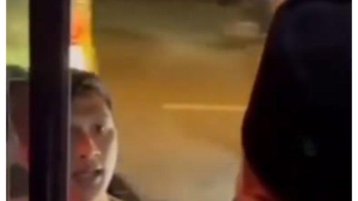 Viral Pemuda Pengendara Mobil Keplak Kepala Sopir Bus TransJakarta