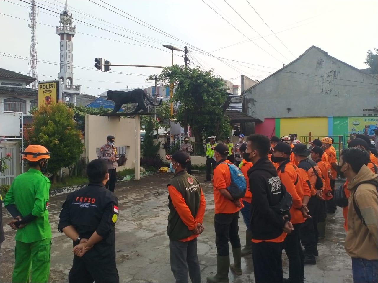 Detik-detik Bocah 13 Tahun di Cianjur Terseret Arus Sungai Ciranjang, Hingga Kini Masih Hilang