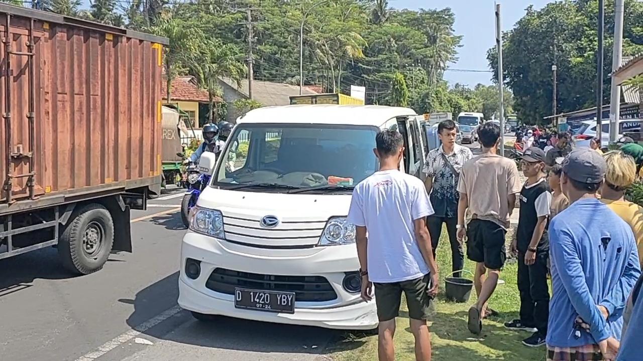 Kecelakaan Maut di Pangandaran, Sepeda Motor Bertabrakan dengan Minibus, Pengendara Motor Meninggal
