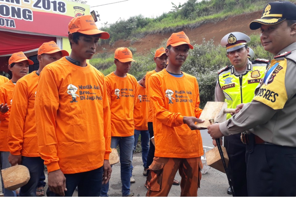 pengganjal-ban-jalur-gentong_20180612_132543.jpg