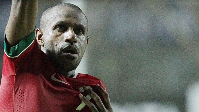 penggawa-timnas-indonesia-boaz-salossa_20161218_231502.jpg