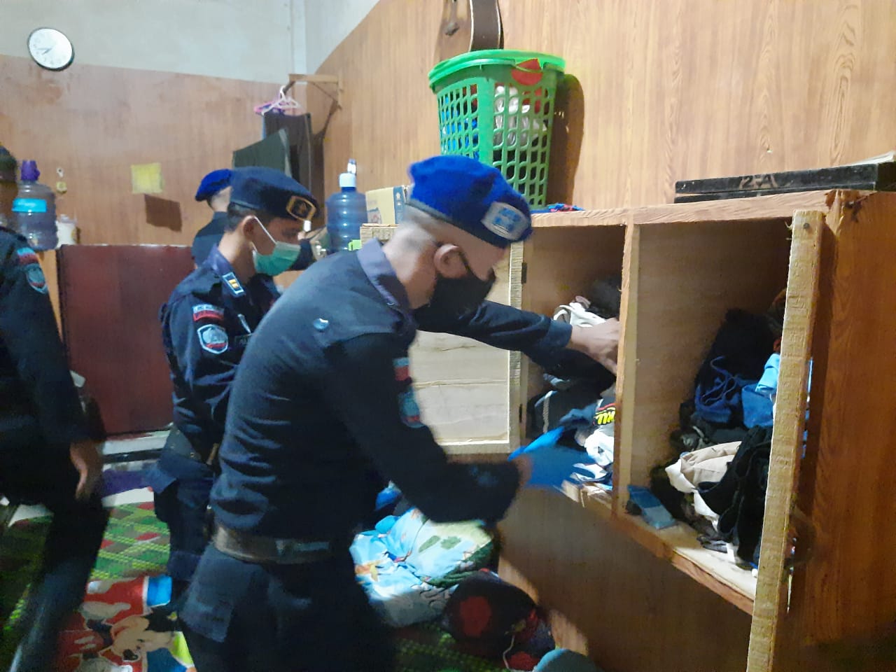 Geledah Kamar Napi, Ini yang Petugas Gabungan di Majalengka Temukan, dari Silet sampai Power Bank