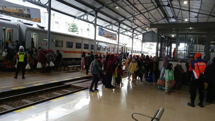 Jelang Tahun Baru KA Siliwangi Jurusan Sukabumi Canjur Cipatat Alami Peningkatan Jumlah Penumpang