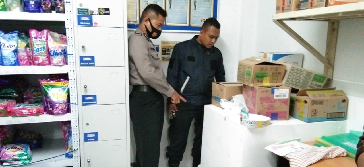 Perampok Bersenpi Sekap Karyawan Minimarket, Gasak Duit Rp 16 Juta dan Puluhan Slop Rokok