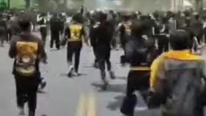 perguruan-pencak-silat-di-Kabupaten-Tulungagung-Jawa.jpg