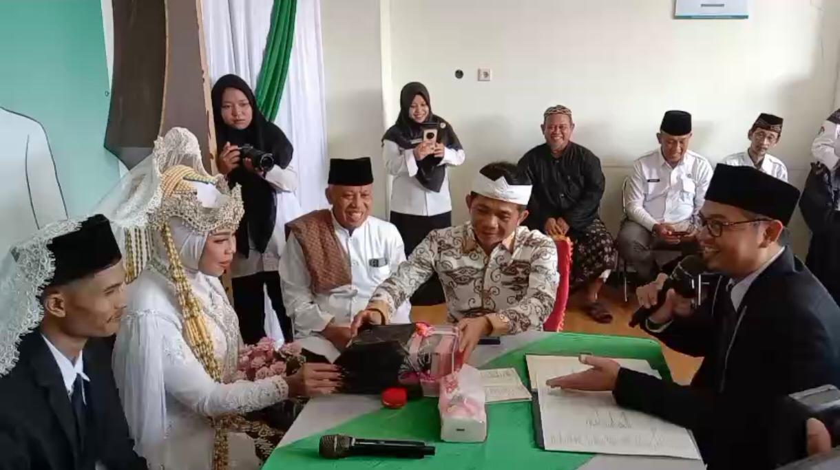 Nikah Rp0 di Purwakarta: Pengantin Dijemput Mobil Dinas Mewah hingga Dirias Gratis dan Diberi Uang