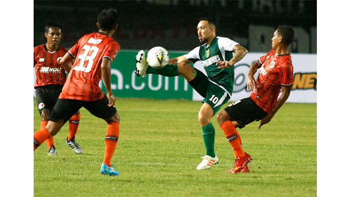 persebaya-surabaya-vs-perseru-serui-di-piala-presiden.jpg