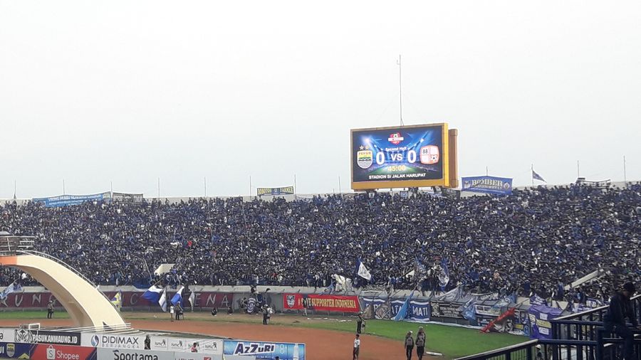 persib-bandung-vs-barito-putera-babak-i.jpg