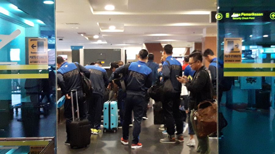 Djanur Dampingi Persib Bandung saat Bertolak ke Markas Madura United