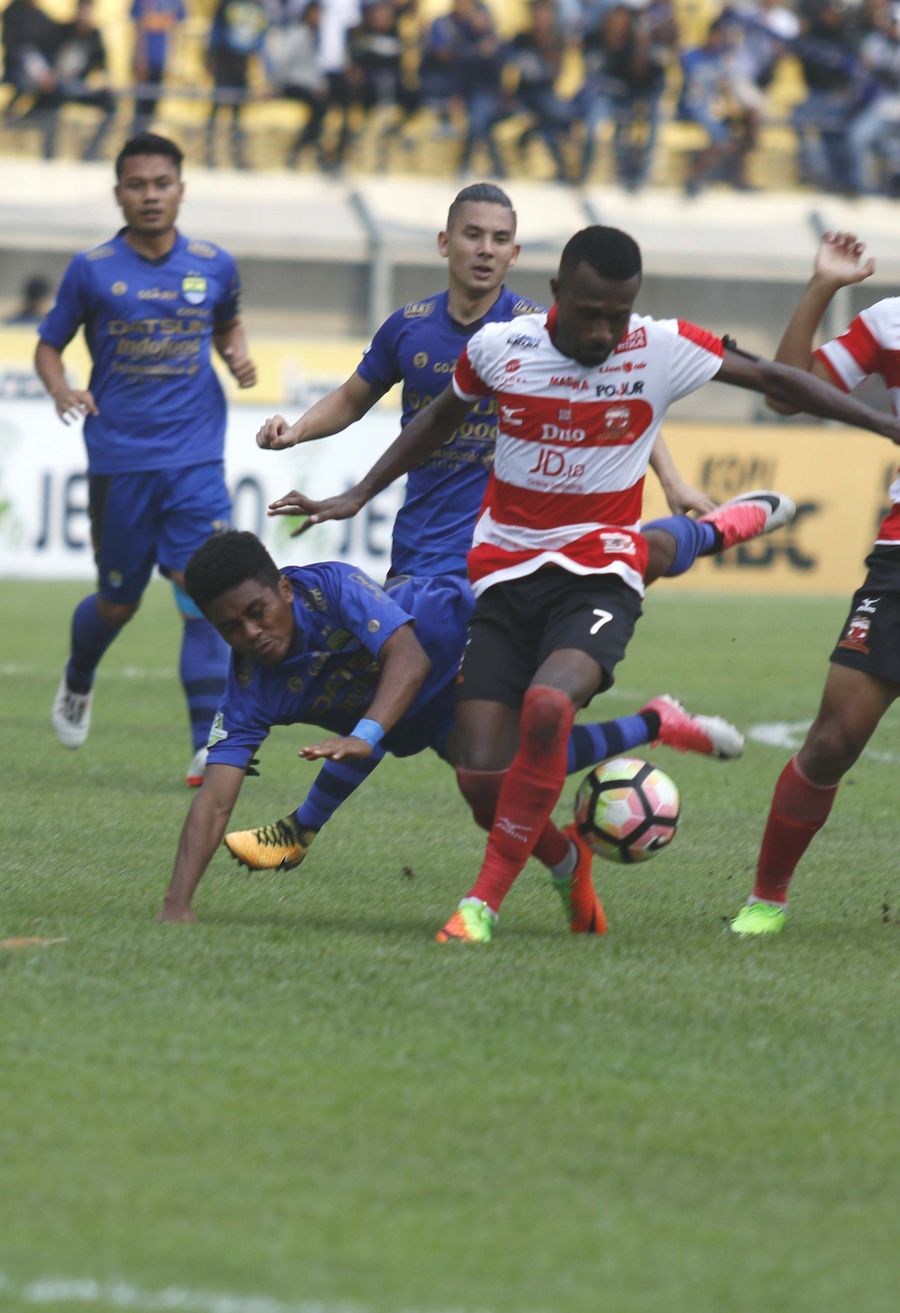 Raih Hasil Imbang Lagi, Pemain Persib Bandung: Maaf, Kami Minta Bobotoh Tetap Dukung