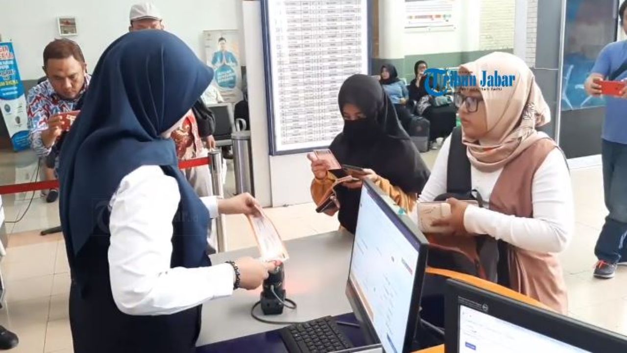 Kereta Api Jarak Jauh Beroperasi Lagi Mulai Besok, Ini Syarat Bagi Calon Penumpang