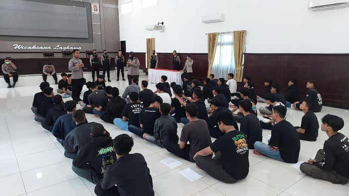 pihak-polres-majalengka-melakukan-pembinaan-kepada-47-pelajar.jpg