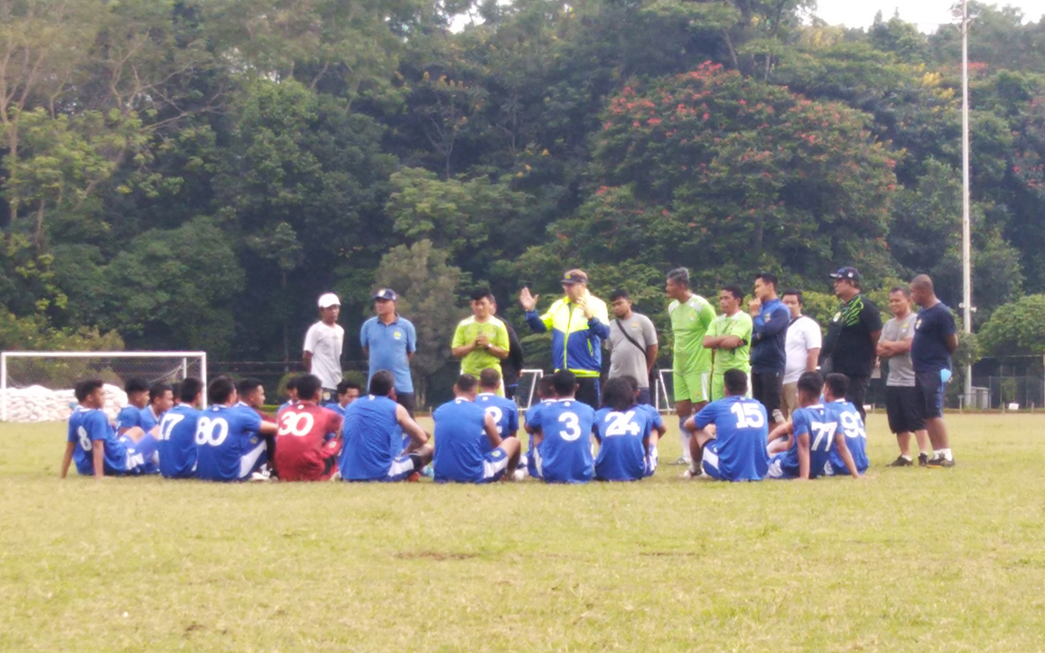 Pimpin Latihan Persib Bandung untuk Pertama Kali, Hal Ini yang Dilakukan Robert Rene Alberts
