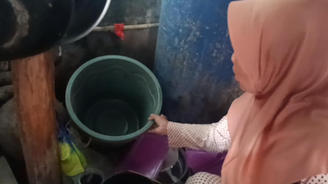 Tagihan Lancar Tapi Air Macet, Warga Kota Cirebon Tagih Janji Distribusi Tangki Air PDAM