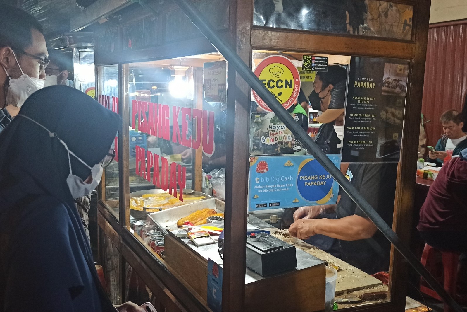 pisang-keju-pilihan-jajanan-di-kuliner-malam-cibadak.jpg