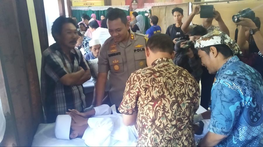 Polres Cirebon Gelar Khitanan Massal untuk Anak-anak Yatim, Masyarakat Merasa Terbantu