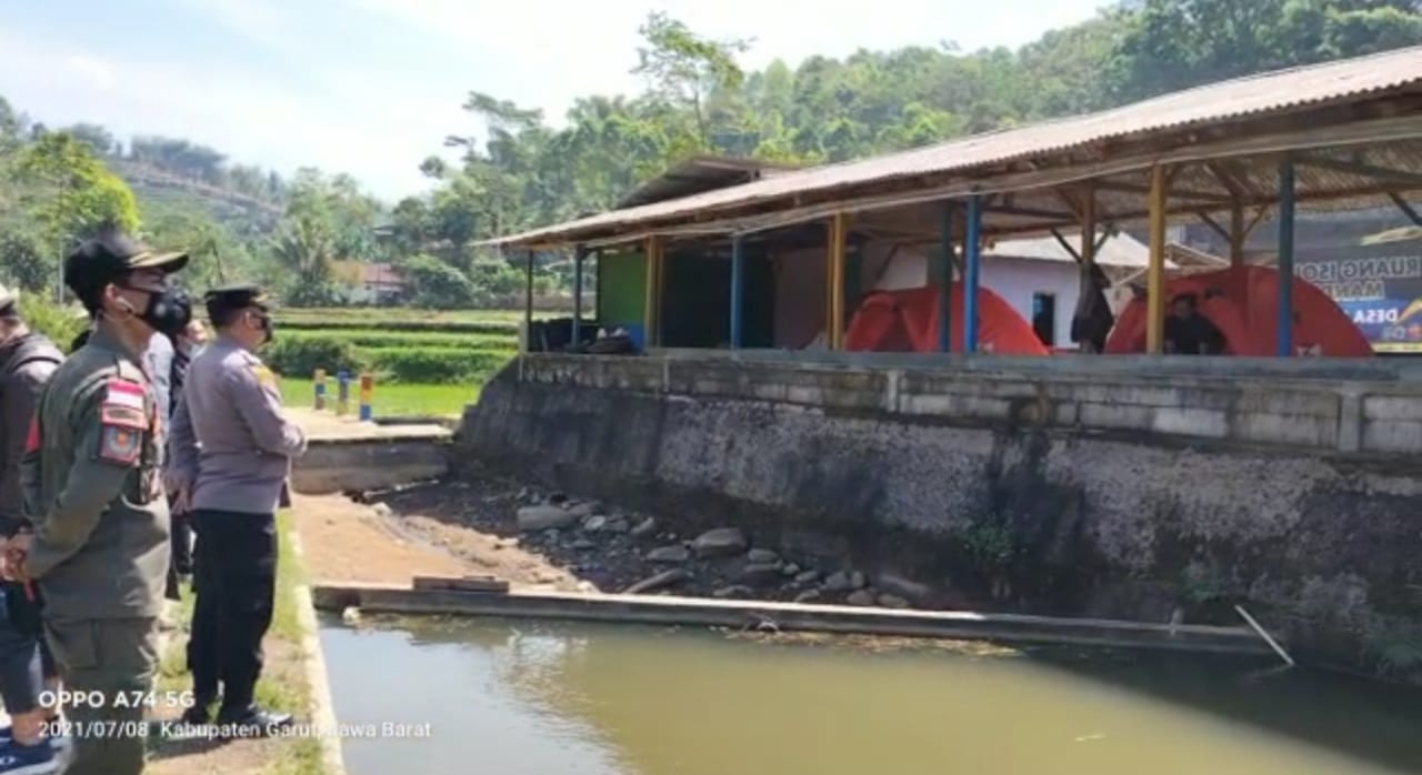 polsek-banjarwangi-tinjau-lokasi-isolasi-mandiri.jpg