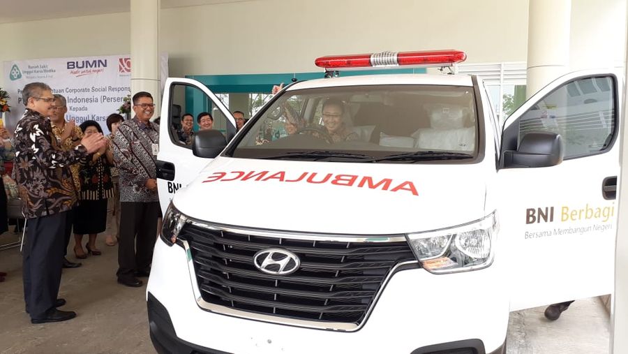 pt-bank-negara-indonesia-persero-tbk-menyerahkan-satu-unit-ambulan.jpg