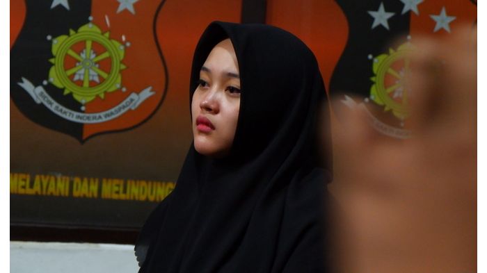 putri-delina-anak-sule-di-gedung-satreskrim-polrestabes-bandung.jpg