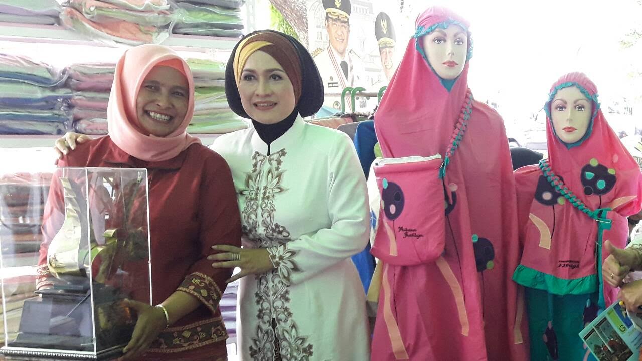 Mukena Fathiya Raih Piala Sidhakarya, Ini Kelebihan Produknya