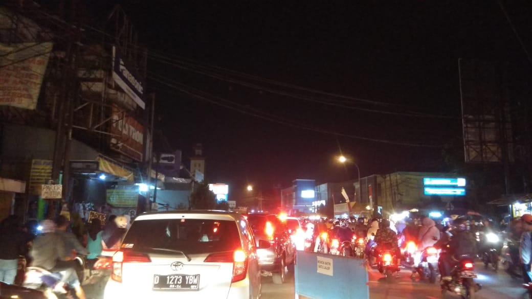 Malam Takbiran, Jalan Dayeuhkolot dan Bojongsoang Dipadati Sepeda Motor yang Akan ke Kota Bandung