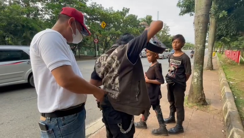 razia-anak-jalanan-pake-baju-preman.jpg