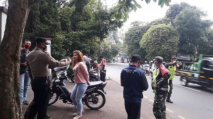 Daftar Daerah di Jabar dengan Tingkat Kepatuhan Memakai Masker Terbaik dan Terburuk