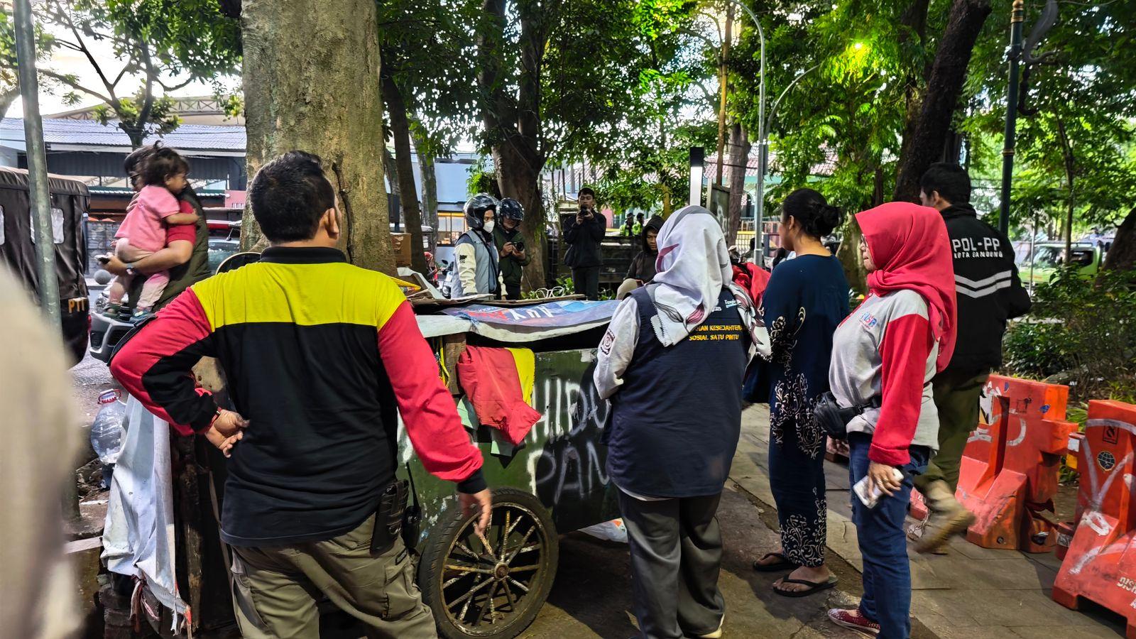 razia-tunawisma-di-Kota-Bandung-Jumat-1612026.jpg