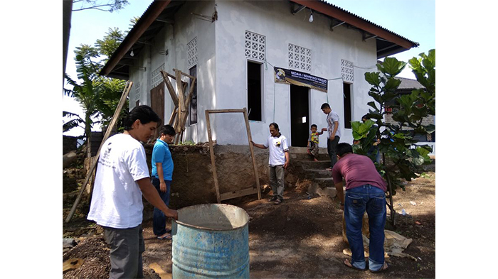 Relawan Josmart Bantu Lanjutkan Pembangunan Masjid Warga Cilaku Cianjur