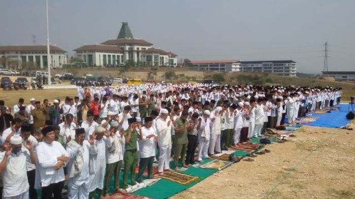 Ribuan Warga KBB Gelar Salat Istisqa