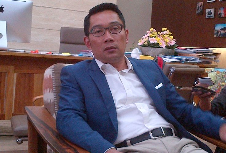 ridwan-kamil-terlihat-ngantuk_20150618_134036.jpg