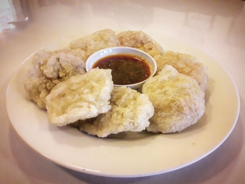 Gurih dan Lembutnya Cireng Berbalur Bumbu Rujak yang Terasa Pas di Lidah