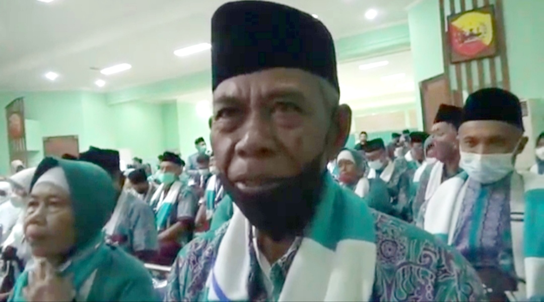 Bahagianya Rukmana, Calon Haji Asal KBB yang Berangkat Setelah Nabung 10 Tahun dari Jualan Sayuran
