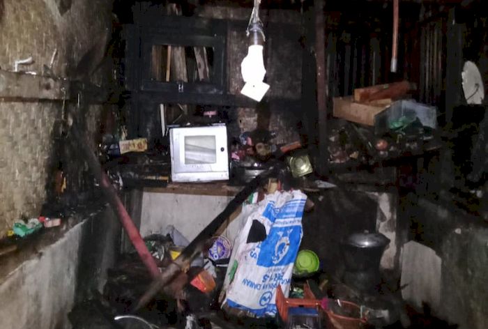 rumah-milik-deni-terbakar.jpg