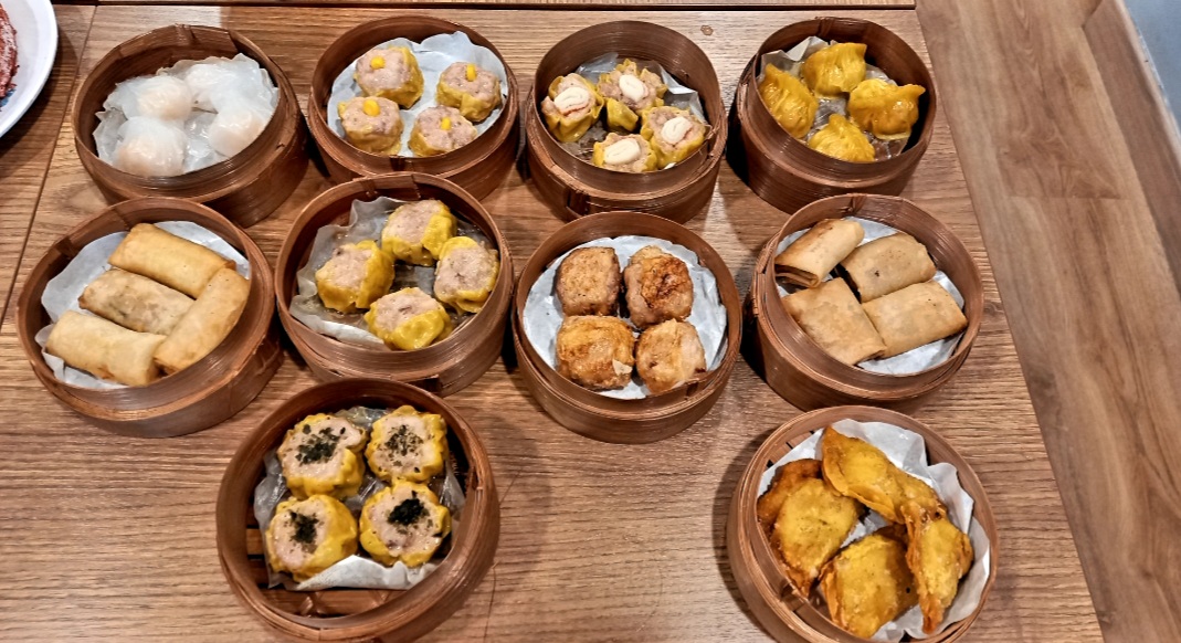 Berkonsep Modern dan Minimalis, Rumah None Tonjolkan Menu Kebab, Dimsum, dan Aneka Minuman Nikmat