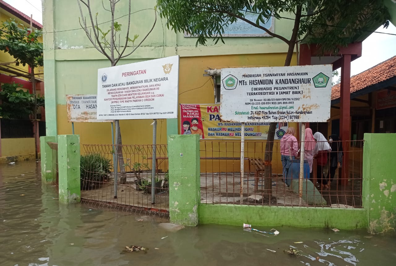 Banjir Rob Kembali Landa Pesisir Indramayu, Ribuan Rumah Warga Terendam Banjir