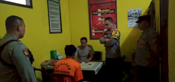 saat-terduga-pelaku-iy-diperiksa-usai-ditangkap-di-bogor.jpg