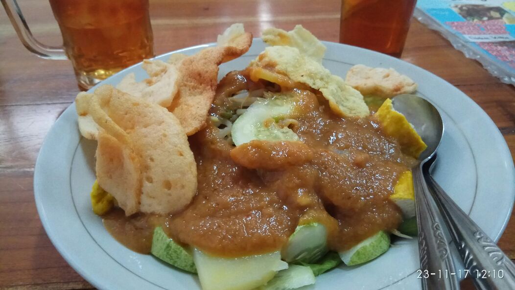 sajian-gado-gado-khas-bandung-batununggal_20171123_140117.jpg