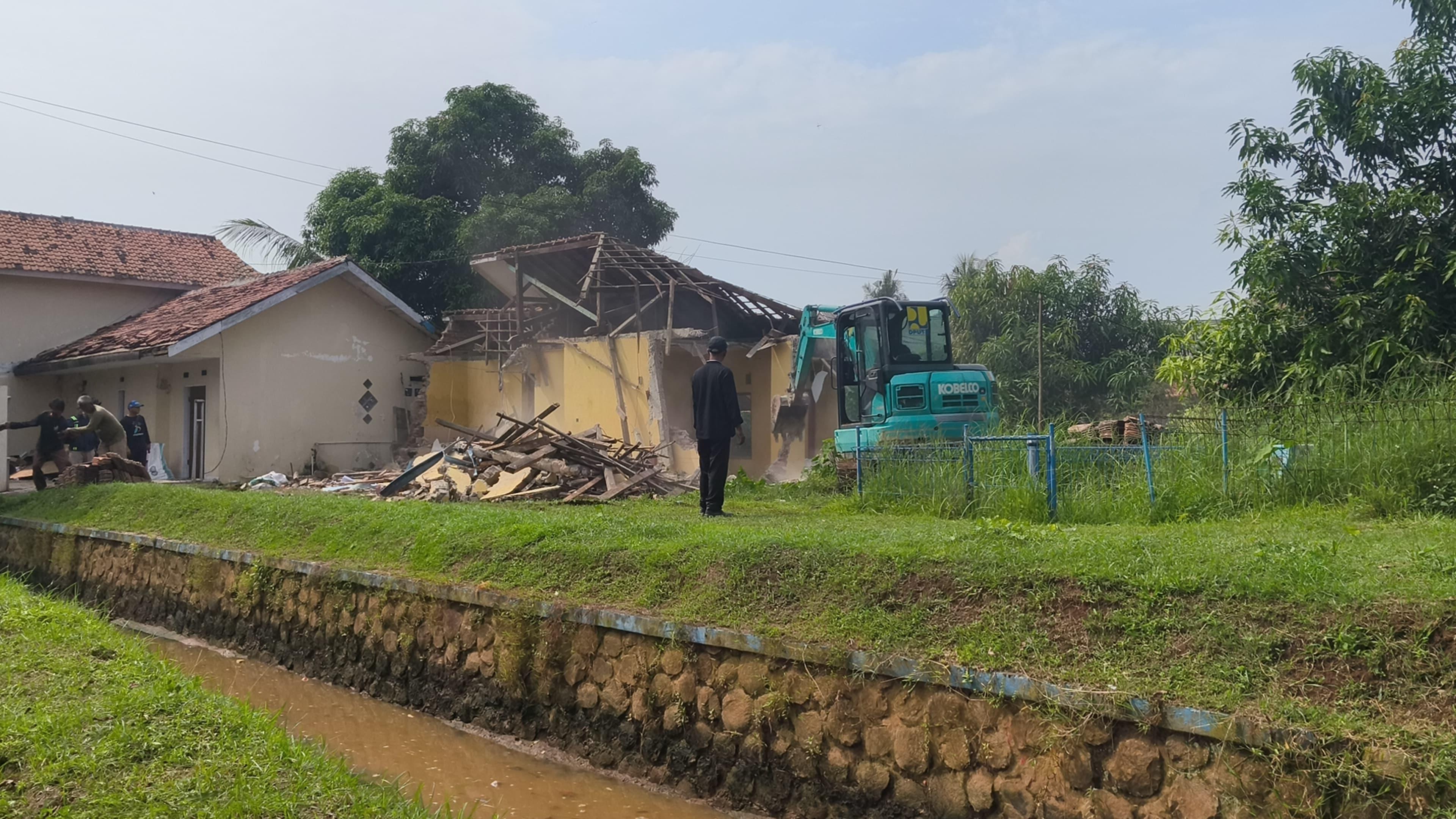 Chiroyli porno (zhmzh) Sohilda yalangoch kokraklar