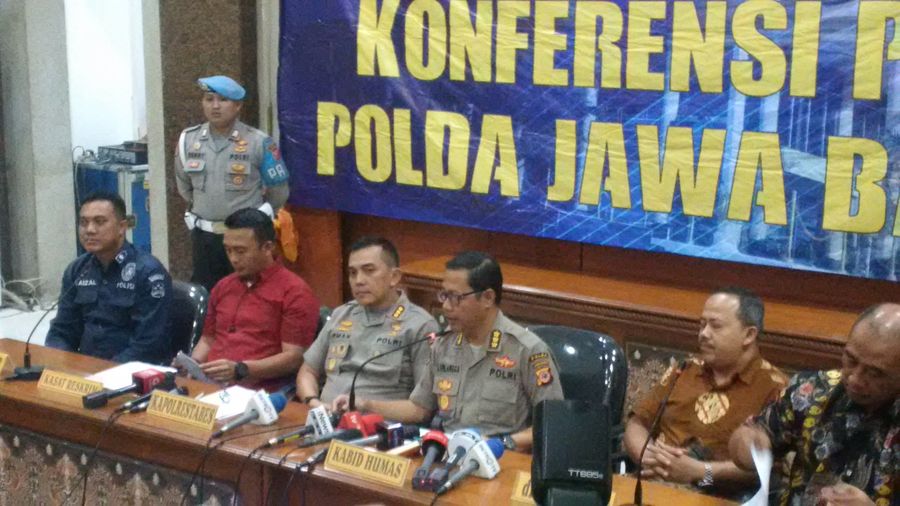 saptono-erlangga-saat-mengumumkan-hasil-autopsi-jenazah.jpg
