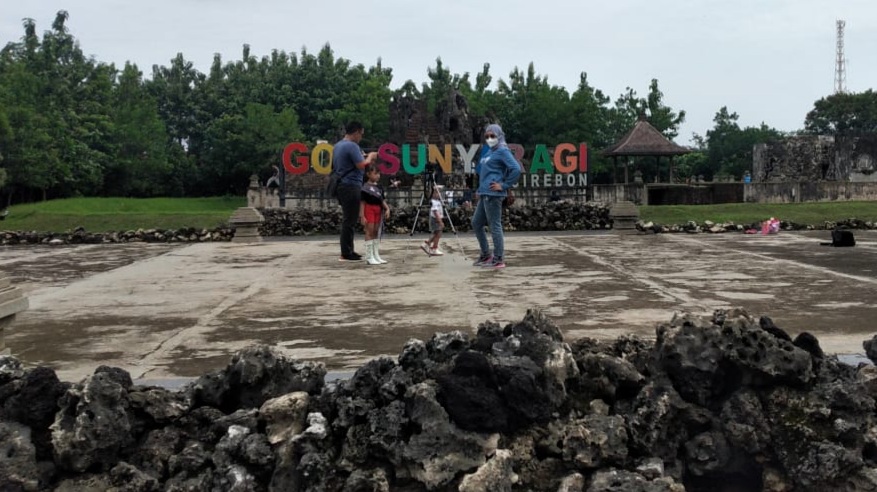 Mulai Didatangi Wisatawan Luar Daerah, Jumlah Pengunjung Goa Sunyaragi Cirebon Meningkat