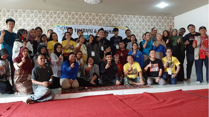 sejumlah-peserta-pti-saat-berfoto-bersama-di-isif-cirebon-2512020.jpg